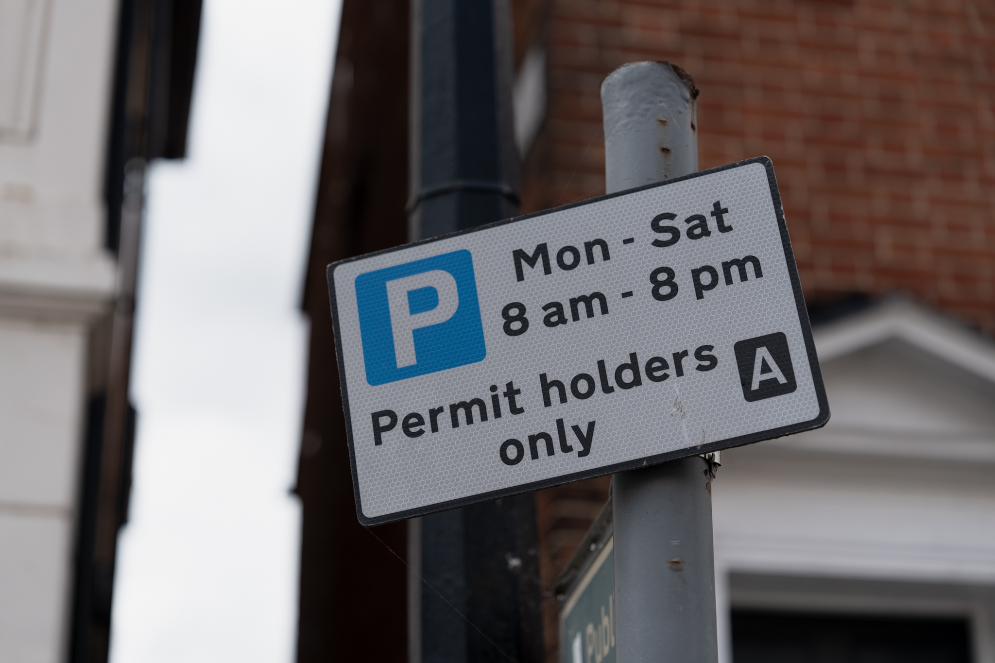 Resident parking zone sign in Farnham